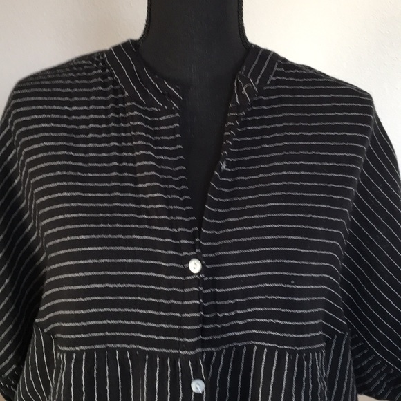 Cute smocked black and white shirt - Picture 3 of 4